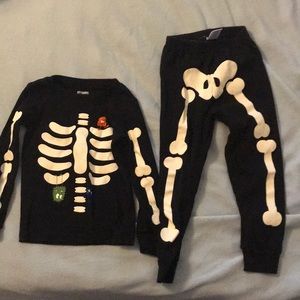Gymboree skeleton pjs size 4